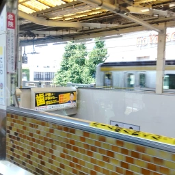 「細田歯科医院」の看板